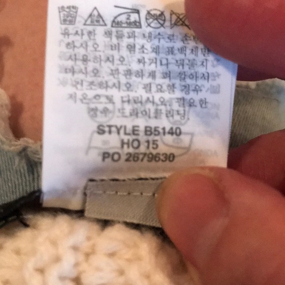 🆕 item J. Crew cashmere infinity scarf in cream - Picture 6 of 6